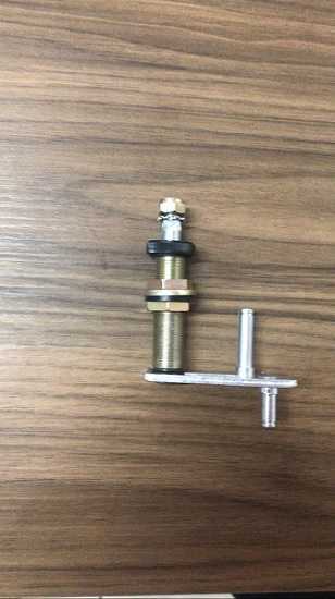 PIVO LIMPADOR MBB CABINA ALTA CENTRAL